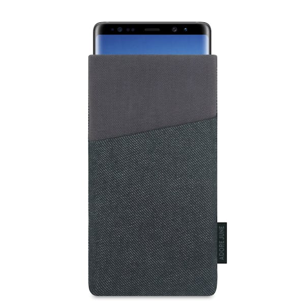 Das Bild zeigt die Vorderseite von Clive Tasche für Samsung Galaxy Note 8 in Farbe Schwarz / Grau; Zur Veranschaulichung wird ebenfalls dargestellt, wie das kompatible Gerät in dieser Tasche aussieht