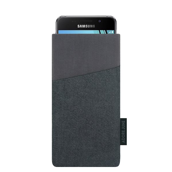 Das Bild zeigt die Vorderseite von Clive Tasche für Samsung Galaxy A3 2016-2017 in Farbe Schwarz / Grau; Zur Veranschaulichung wird ebenfalls dargestellt, wie das kompatible Gerät in dieser Tasche aussieht
