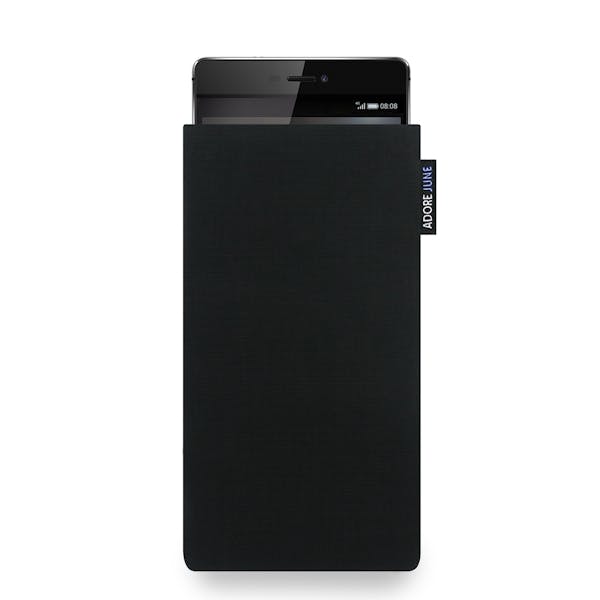 Das Bild zeigt die Vorderseite von Classic Tasche für Huawei P8 in Farbe Schwarz; Zur Veranschaulichung wird ebenfalls dargestellt, wie das kompatible Gerät in dieser Tasche aussieht