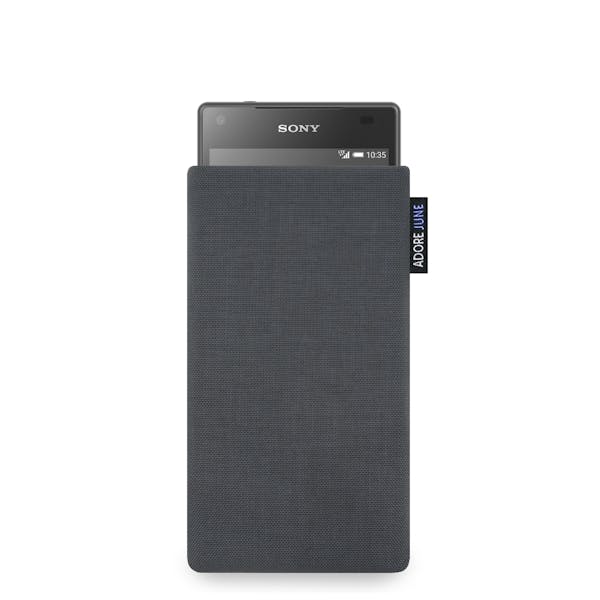The picture shows the front of Classic Sleeve for Sony Xperia Z5 Compact in color Dark Grey; As an illustration, it also shows what the compatible device looks like in this bag