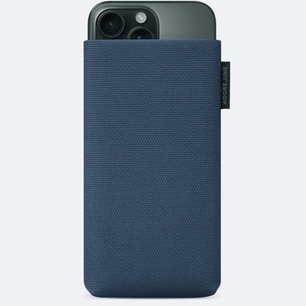 Bild 1 von Adore June Classic Recycled Handytasche für iPhone 16 Pro Max in Farbe Blau