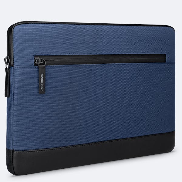 Bild 1 von Adore June Tasche Bent für Apple MacBook Air 13 und MacBook Pro 13 in Farbe Blau