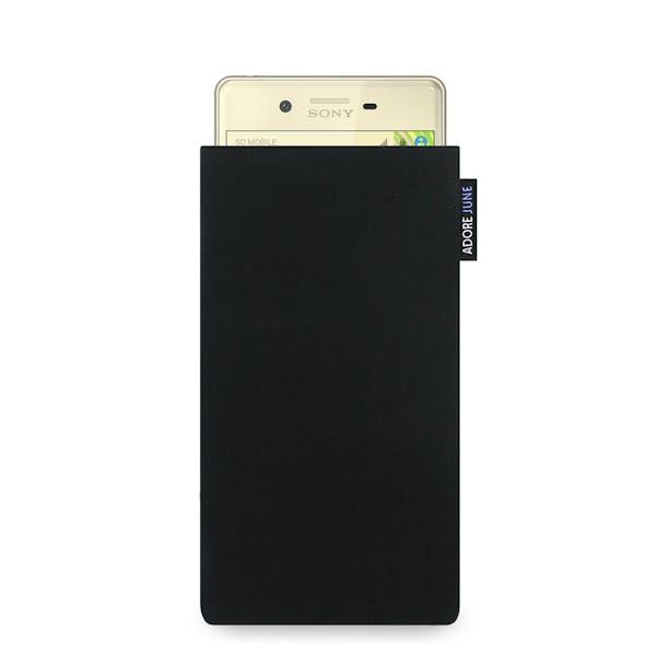 Das Bild zeigt die Vorderseite von Classic Tasche für Sony Xperia X in Farbe Schwarz; Zur Veranschaulichung wird ebenfalls dargestellt, wie das kompatible Gerät in dieser Tasche aussieht