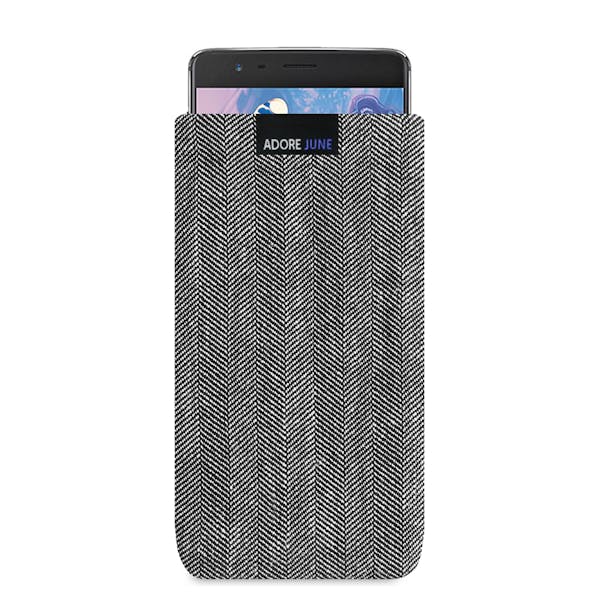 The picture shows the front of Business Sleeve for OnePlus 3 and OnePlus 3T in color Grey / Black; As an illustration, it also shows what the compatible device looks like in this bag