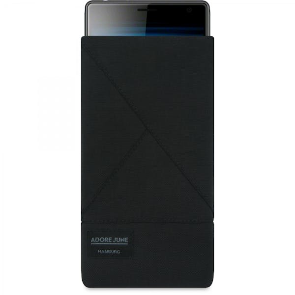 Das Bild zeigt die Vorderseite von Triangle Tasche für Sony Xperia 10 in Farbe Schwarz; Zur Veranschaulichung wird ebenfalls dargestellt, wie das kompatible Gerät in dieser Tasche aussieht