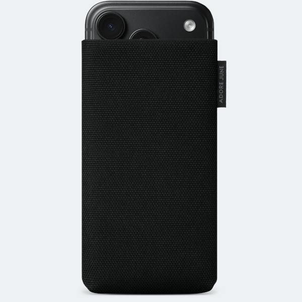 Bild 1 von Adore June Classic Recycled Handytasche für iPhone 18 Pro in Farbe Schwarz