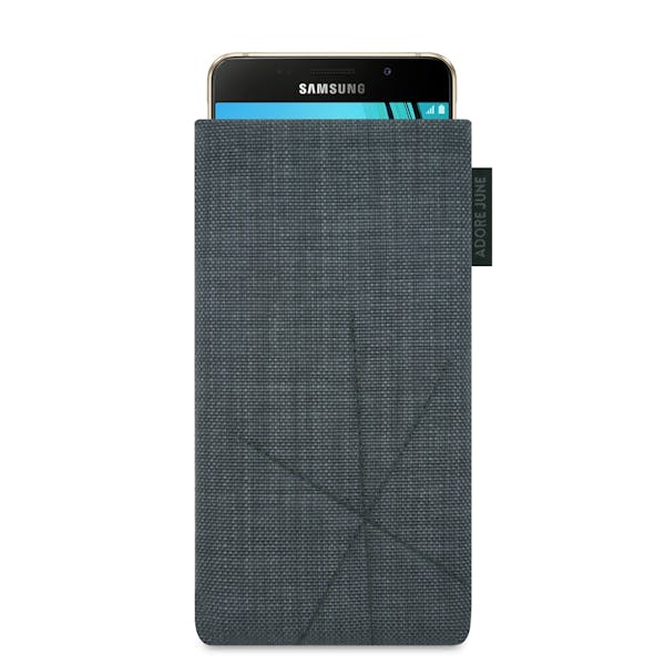 The picture shows the front of Axis Sleeve for Samsung Galaxy A5 2016-2017 in color Dark Grey; As an illustration, it also shows what the compatible device looks like in this bag