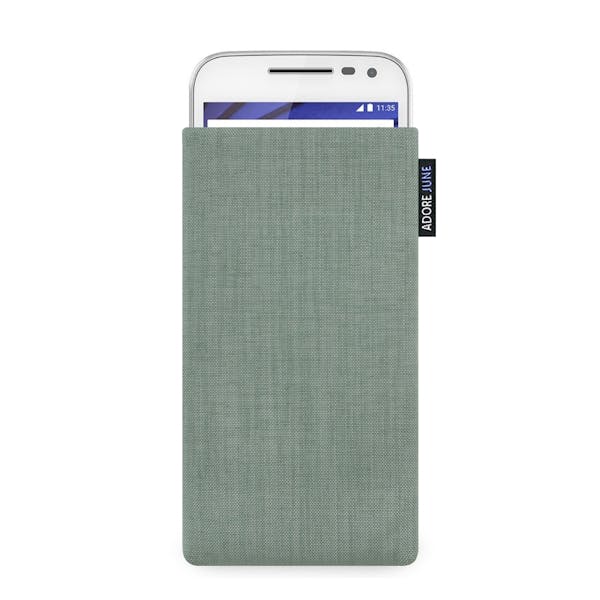Das Bild zeigt die Vorderseite von Classic Tasche für Motorola Moto G 2015 (3. Gen.) in Farbe Grau; Zur Veranschaulichung wird ebenfalls dargestellt, wie das kompatible Gerät in dieser Tasche aussieht