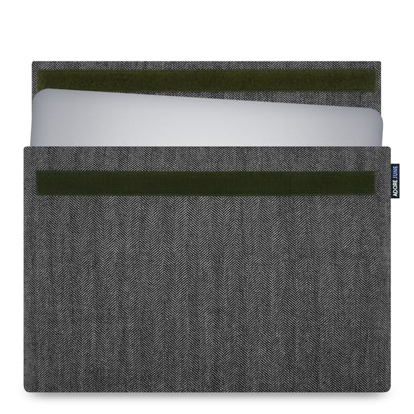 Das Bild zeigt die Vorderseite von Business Hülle für Dell XPS 15 in Farbe Grau / Schwarz; Zur Veranschaulichung wird ebenfalls dargestellt, wie das kompatible Gerät in dieser Tasche aussieht