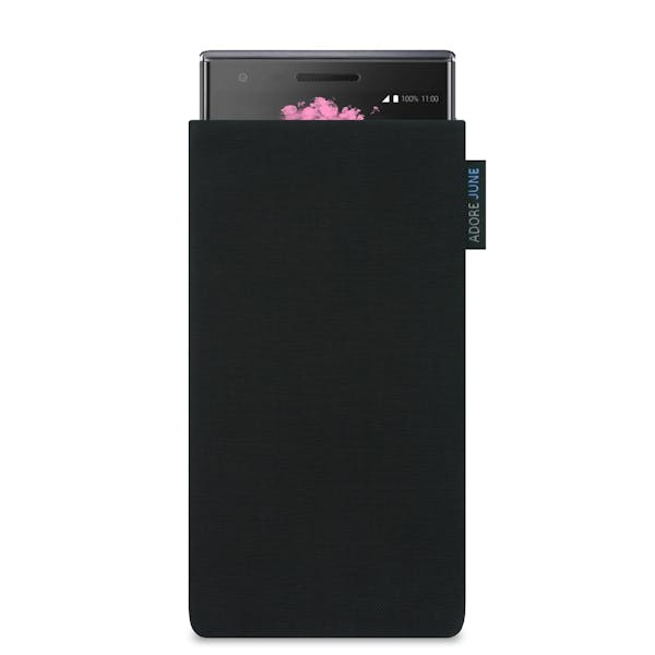 Das Bild zeigt die Vorderseite von Classic Tasche für BlackBerry Motion in Farbe Schwarz; Zur Veranschaulichung wird ebenfalls dargestellt, wie das kompatible Gerät in dieser Tasche aussieht