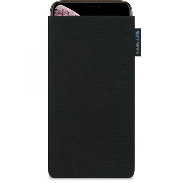 Das Bild zeigt die Vorderseite von Classic Tasche für Apple iPhone XR in Farbe Schwarz; Zur Veranschaulichung wird ebenfalls dargestellt, wie das kompatible Gerät in dieser Tasche aussieht