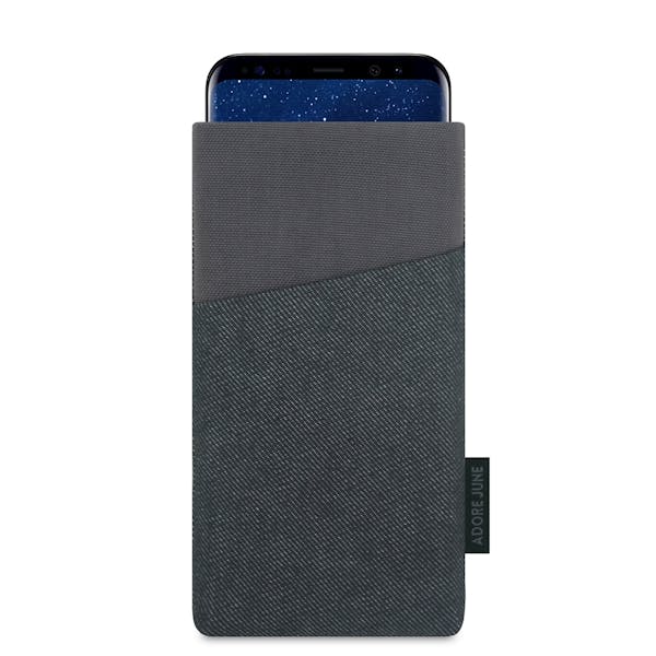 The picture shows the front of Clive Sleeve for Samsung Galaxy S8 in color Black / Grey; As an illustration, it also shows what the compatible device looks like in this bag