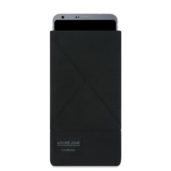 Das Bild zeigt die Vorderseite von Triangle Tasche für LG G6 in Farbe Schwarz; Zur Veranschaulichung wird ebenfalls dargestellt, wie das kompatible Gerät in dieser Tasche aussieht