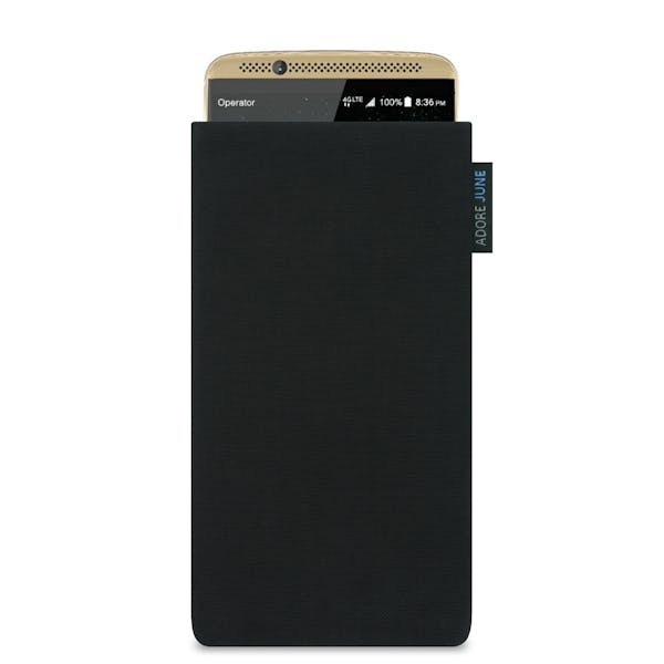 The picture shows the front of Classic Sleeve for ZTE Axon 7 in color Black; As an illustration, it also shows what the compatible device looks like in this bag