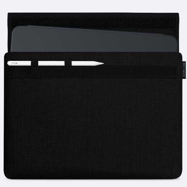 Bild 1 von Adore June Classic Hülle für Apple iPad Pro 11 in Farbe Schwarz